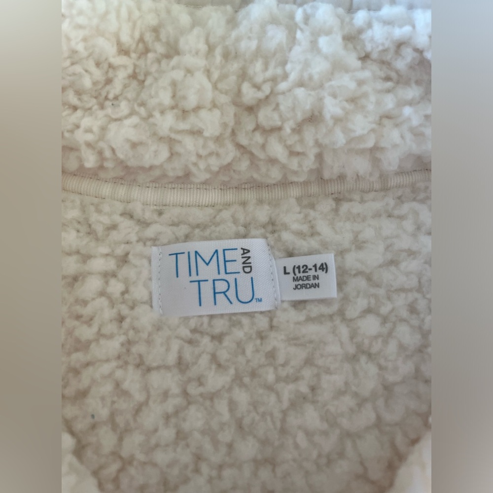 Time & Tru Fuzzy Pop Over - Picture 4 of 5
